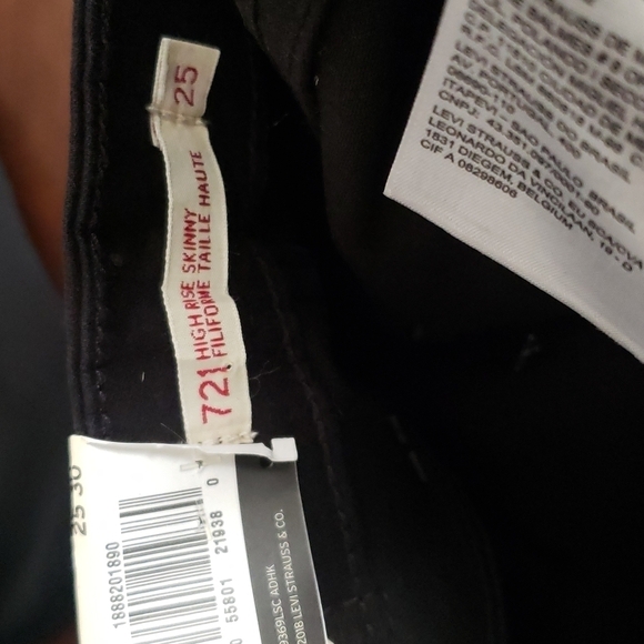 Aritzia Levi’s 721 High Rise Skinny Jeans Ripped Knees 29 - Picture 13 of 16